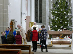 Darstellung des Herrn mit Kerzenweihe und Blasiussegen (Foto: Karl-Franz Thiede)